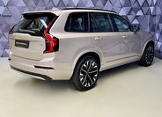 Volvo XC90 SUV / Terénní 2,0 l 335 kw
