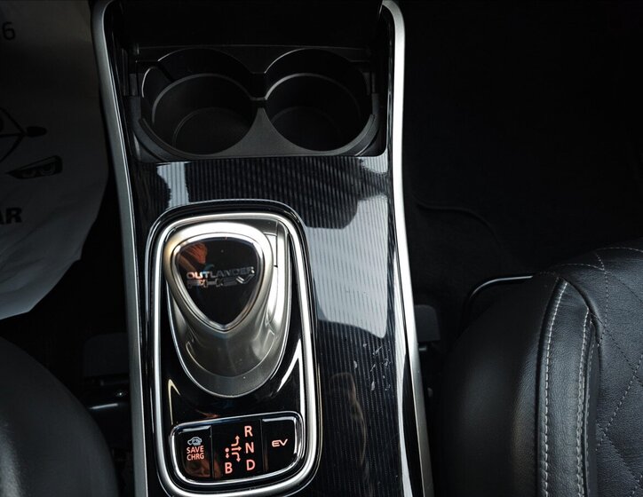 Mitsubishi Outlander 27