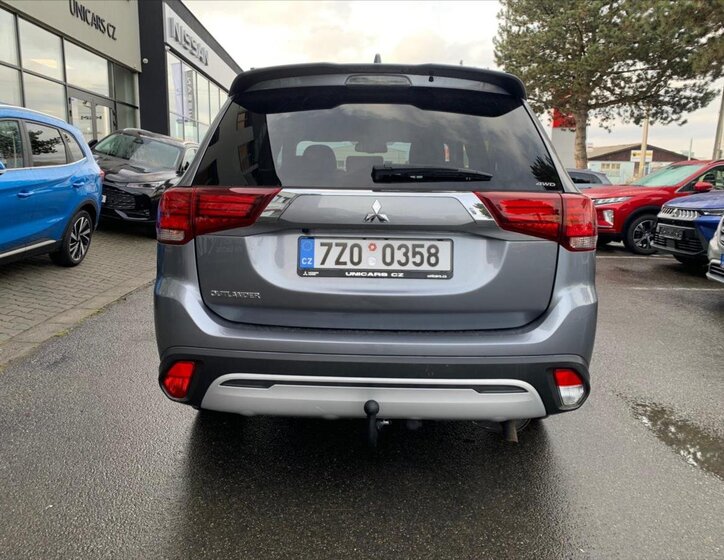 Mitsubishi Outlander SUV 2,0 l 110 kw