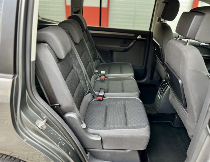 Volkswagen Touran MPV 1,6 l 77 kw