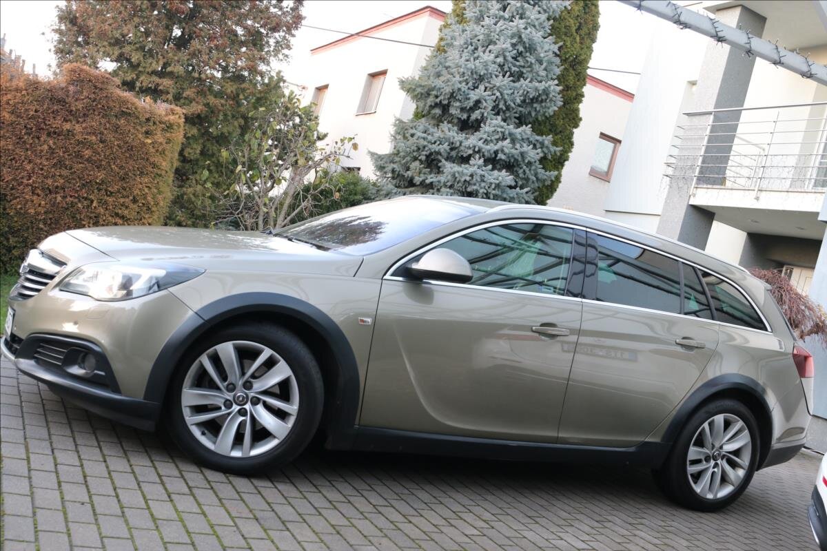 Opel Insignia Kombi 2,0 l 143 kw