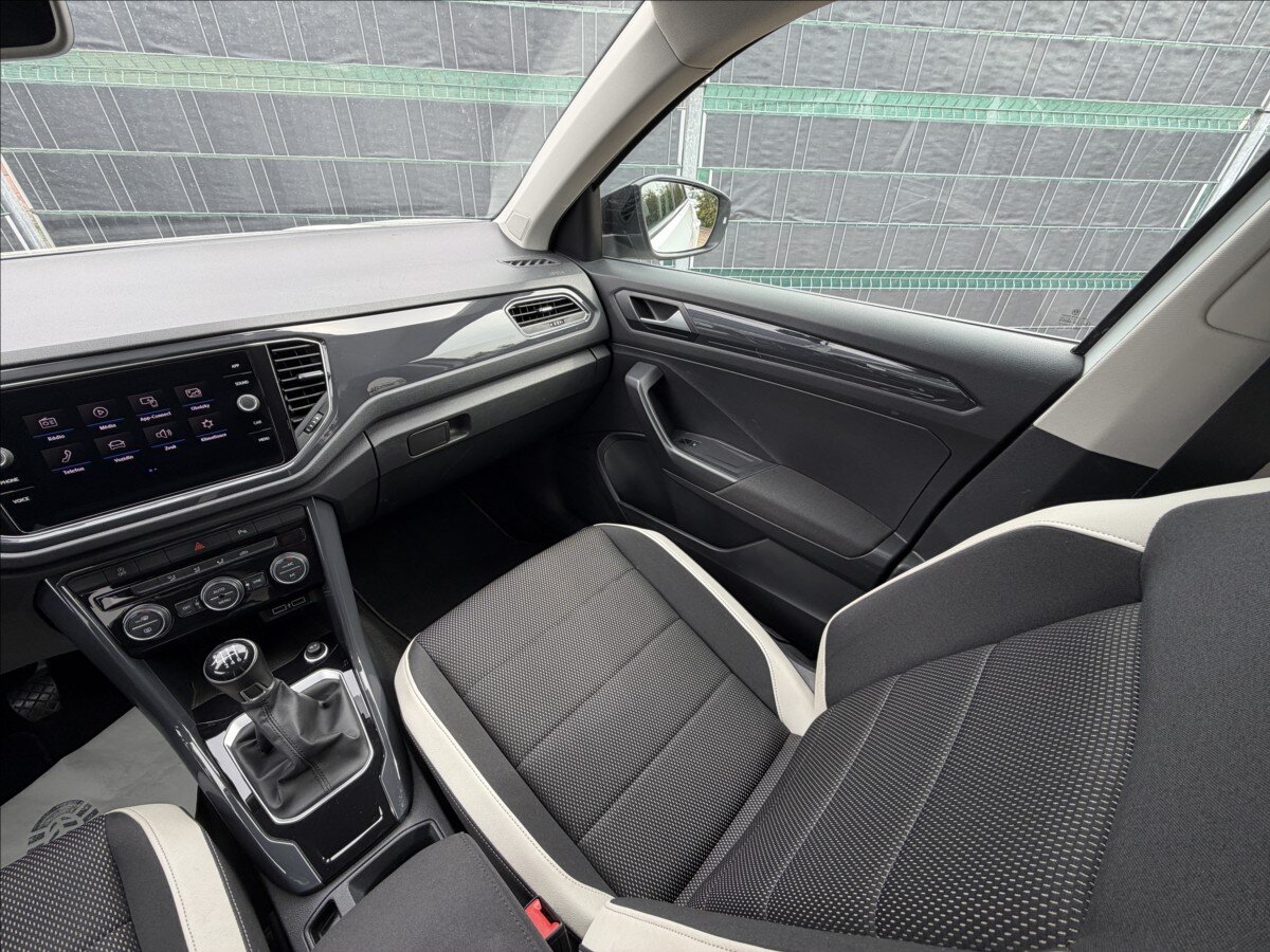 Volkswagen T-Roc SUV / Terénní 999,0 85 kw