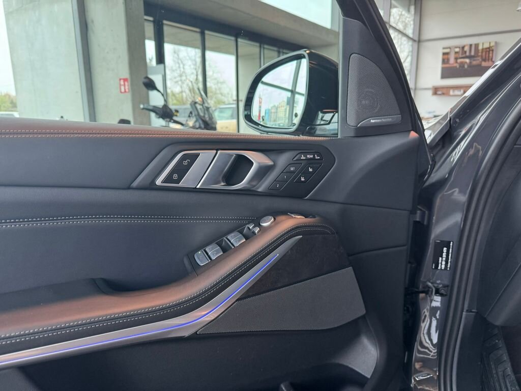 BMW X7 SUV / Terénní 3,0 l 250 kw