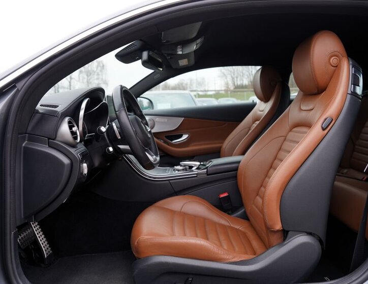 Mercedes-Benz Třídy C Kupé 2,1 l 150 kw