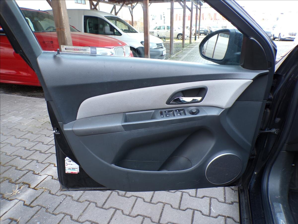 Chevrolet Cruze Sedan / Limuzína 2,0 l 110 kw