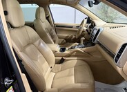 Porsche Cayenne 24