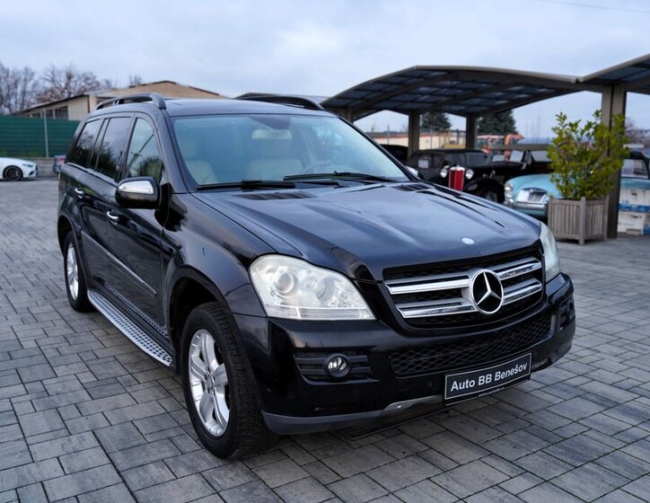Mercedes-Benz GL 8