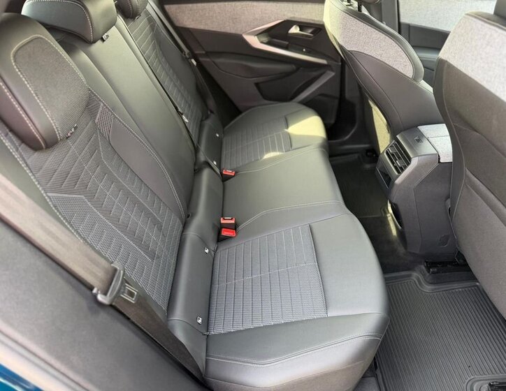 Peugeot 3008 SUV / Terénní 1,2 l 107 kw