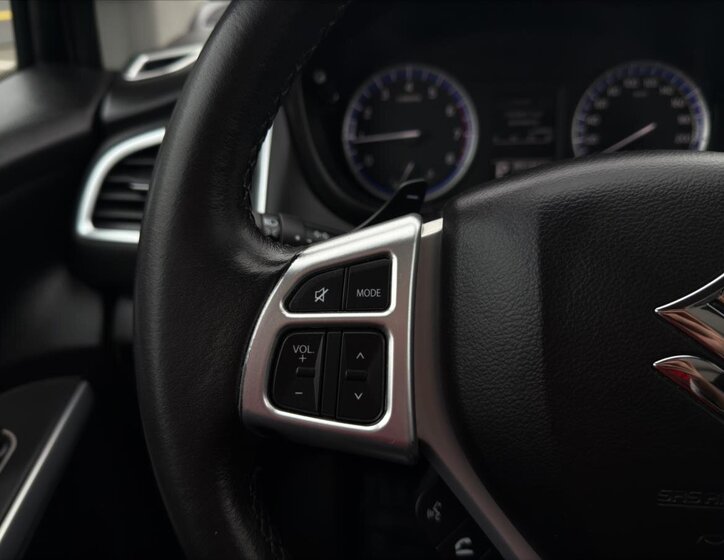 Suzuki SX4 S-Cross SUV / Terénní 1,4 l 103 kw