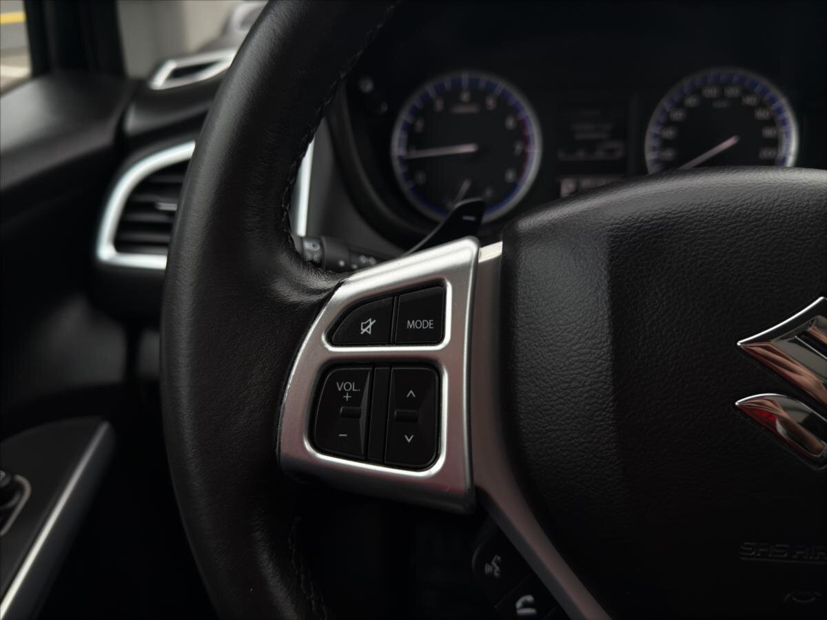 Suzuki SX4 S-Cross SUV / Terénní 1,4 l 103 kw