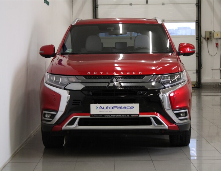 Mitsubishi Outlander 2