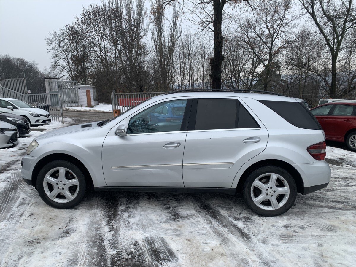 Mercedes-Benz Třídy M SUV / Terénní 4,0 l 225 kw