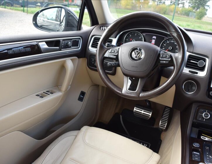 Volkswagen Touareg 33