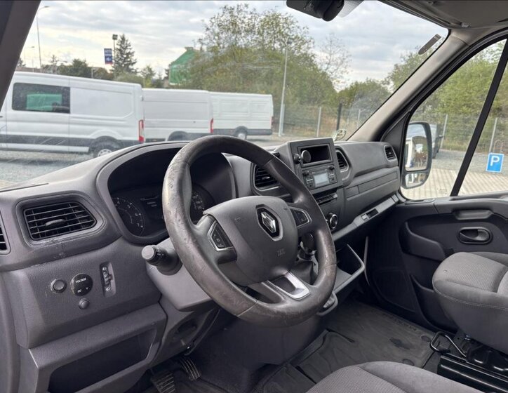 Renault Master 8