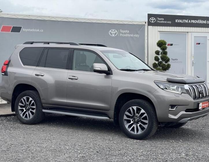 Toyota Land Cruiser 2