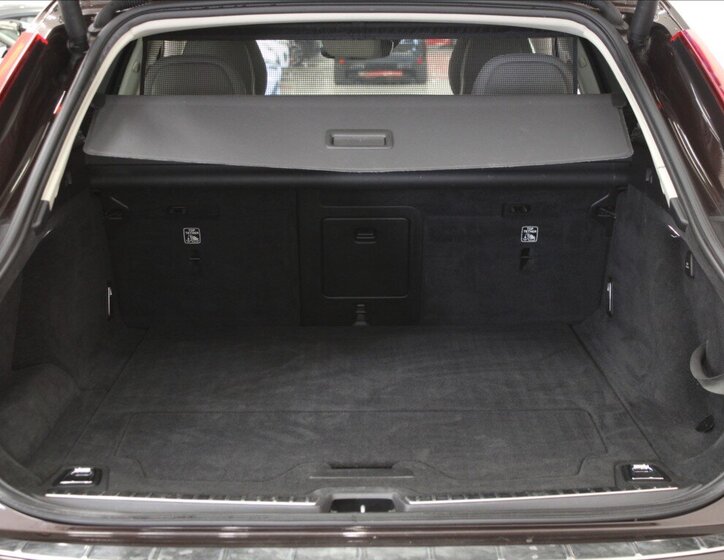 Volvo V90 Kombi 2,0 l 177 kw