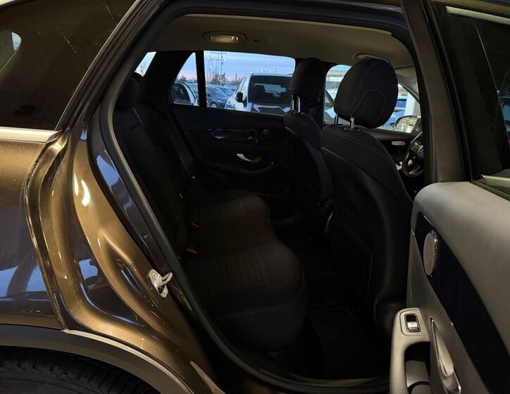 Mercedes-Benz GLC 17