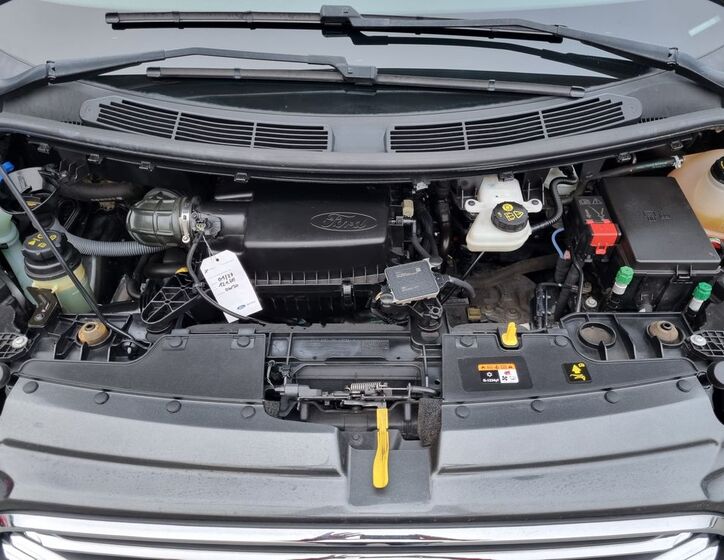 Ford Tourneo Custom 29