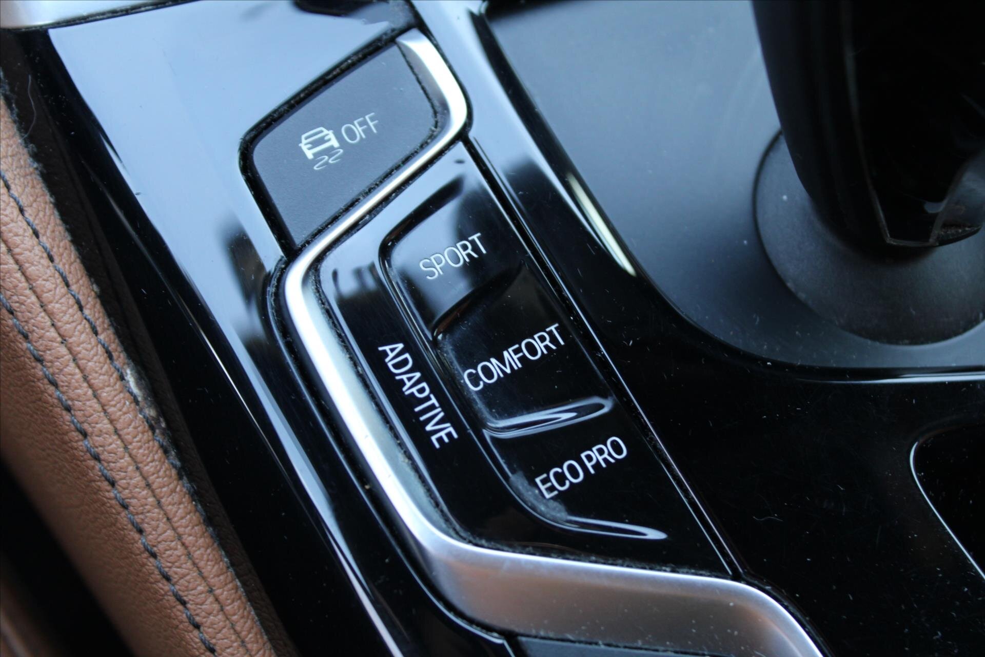 BMW Řada 5 Kombi 3,0 l 195 kw