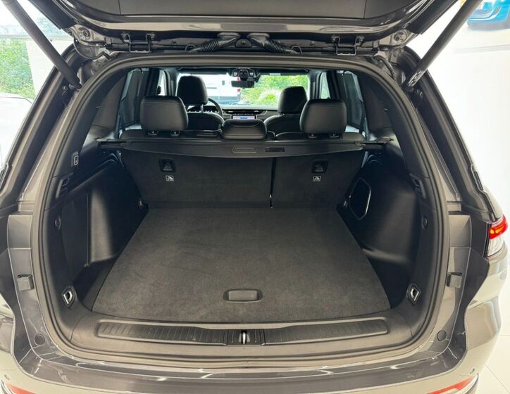 Jeep Grand Cherokee 9