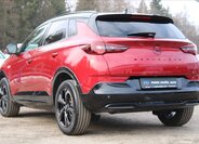 Opel Grandland SUV 1,2 l 96 kw