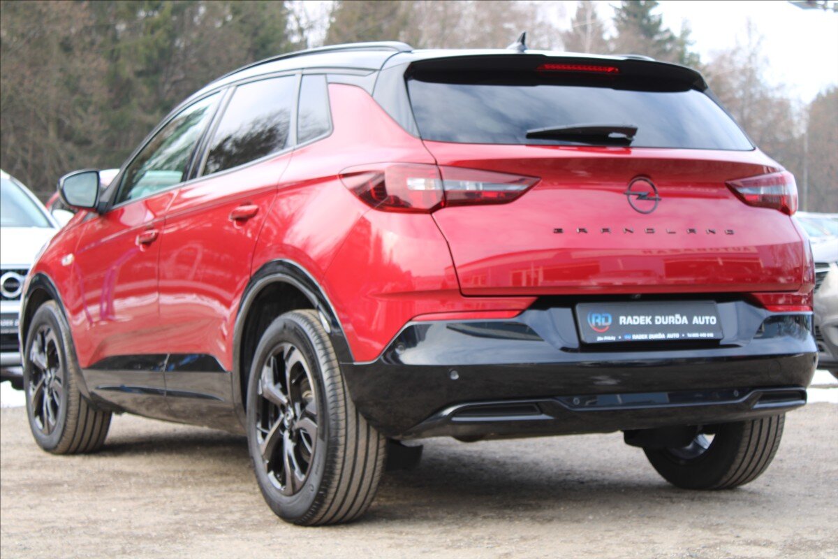 Opel Grandland SUV 1,2 l 96 kw