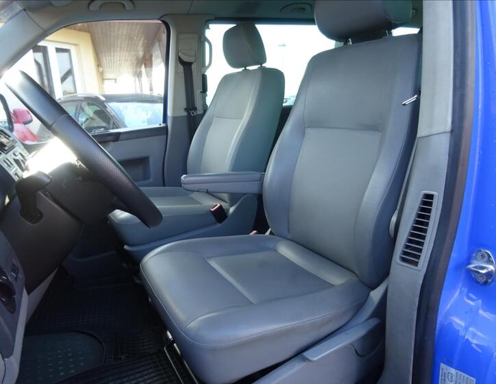 Volkswagen Caravelle 16