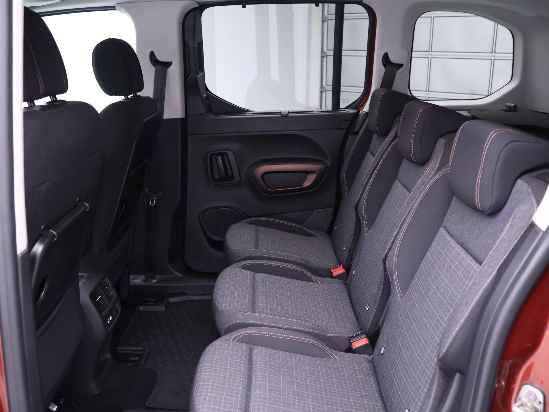 Peugeot Rifter MPV 1,5 l 96 kw