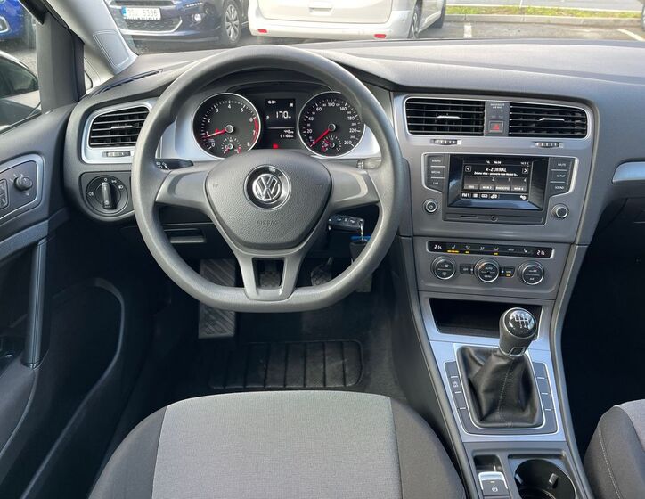 Volkswagen Golf 9