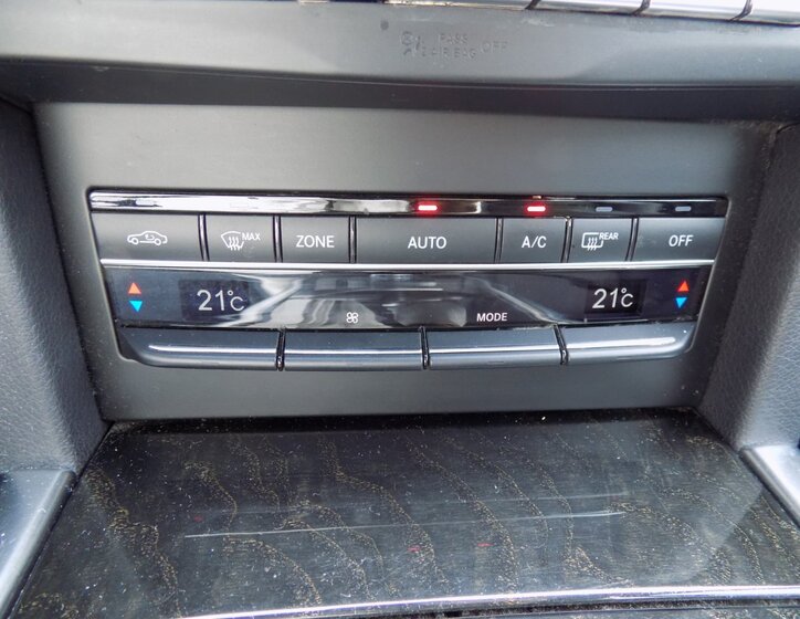 Mercedes-Benz Třídy E Sedan / Limuzína 2,1 l 125 kw