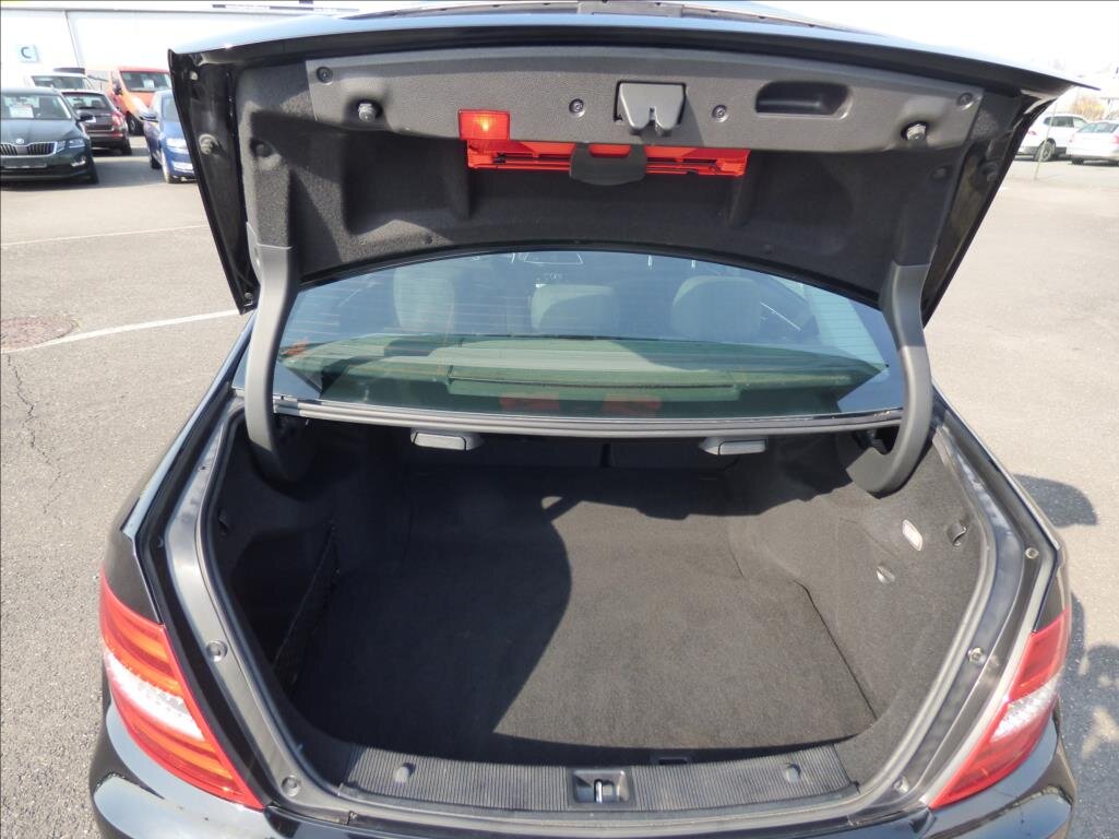 Mercedes-Benz Třídy C Sedan / Limuzína 2,1 l 88 kw