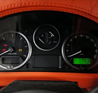 Land Rover Defender 16