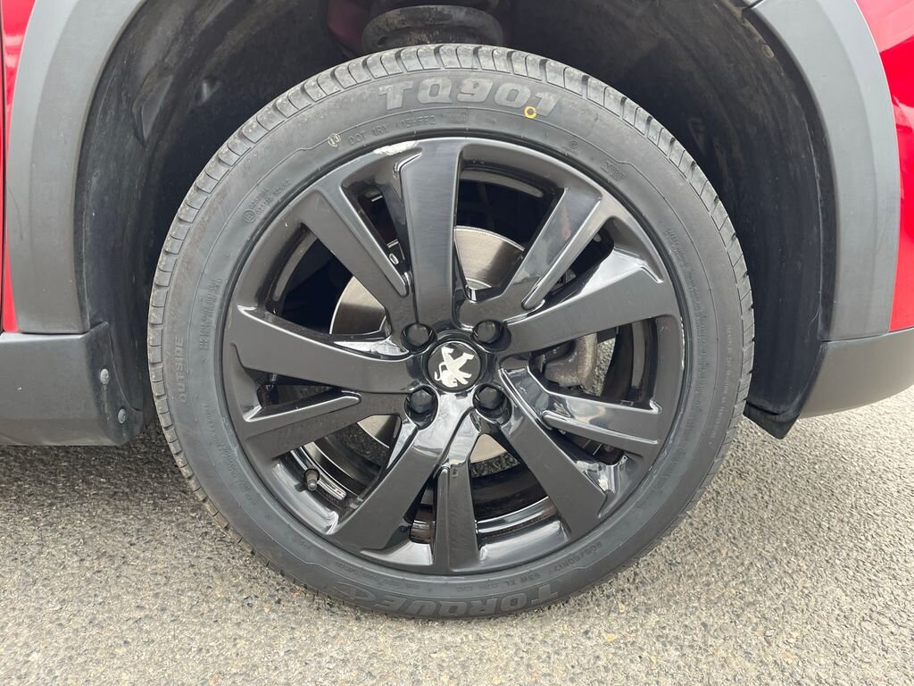 Peugeot 2008 SUV 1,2 l 96 kw