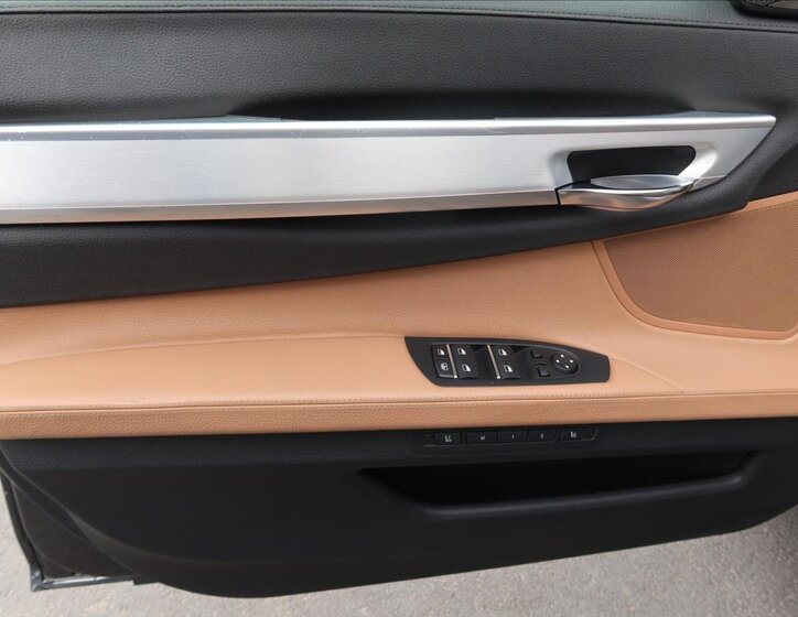 BMW Řada 7 23