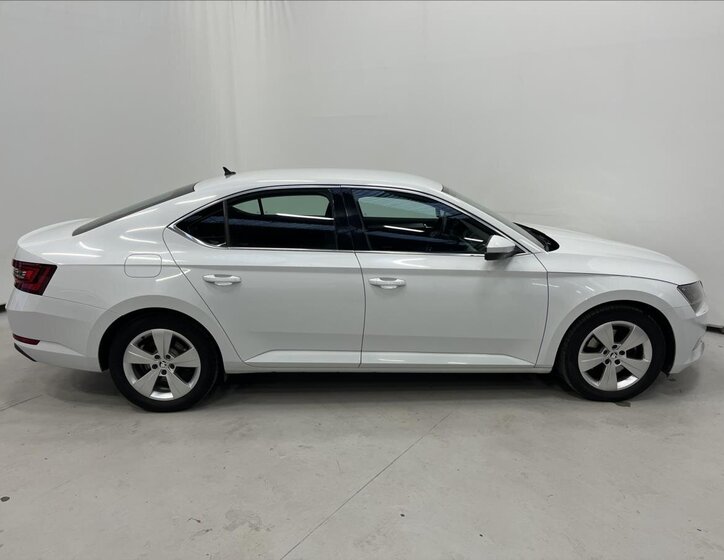 Škoda Superb 40