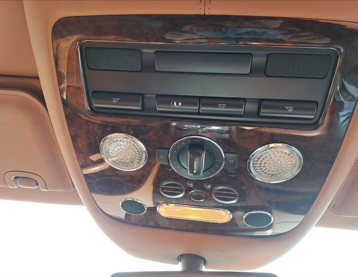 Bentley Flying Spur Sedan / Limuzína 6,0 l 412 kw