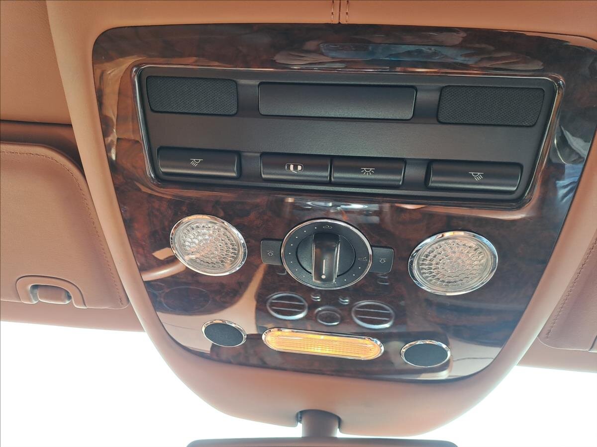 Bentley Flying Spur Sedan / Limuzína 6,0 l 412 kw