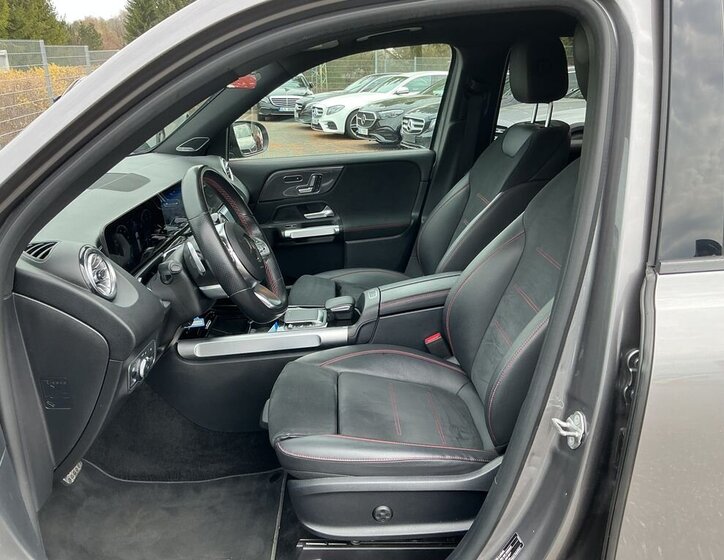 Mercedes-Benz GLB SUV / Terénní 2,0 l 140 kw