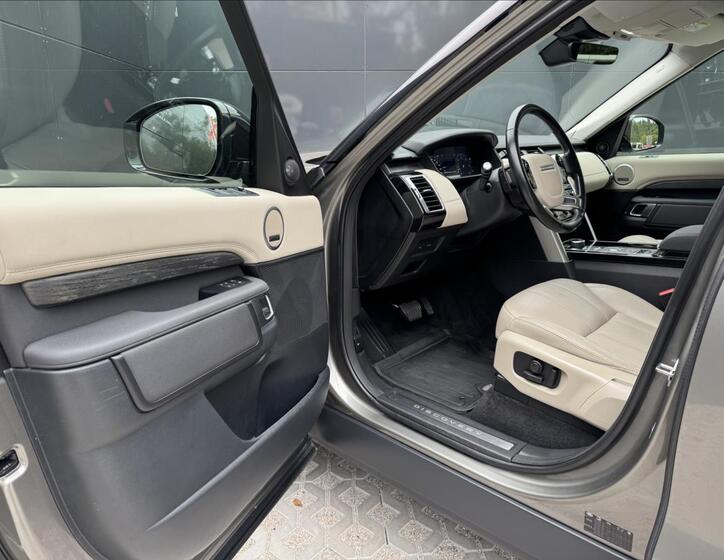 Land Rover Discovery 10