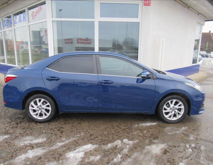 Toyota Corolla Sedan 1,6 l 97 kw