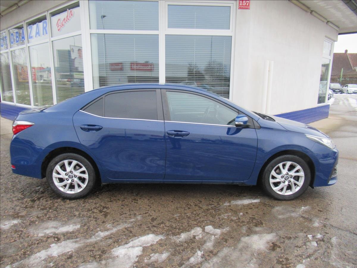 Toyota Corolla Sedan 1,6 l 97 kw