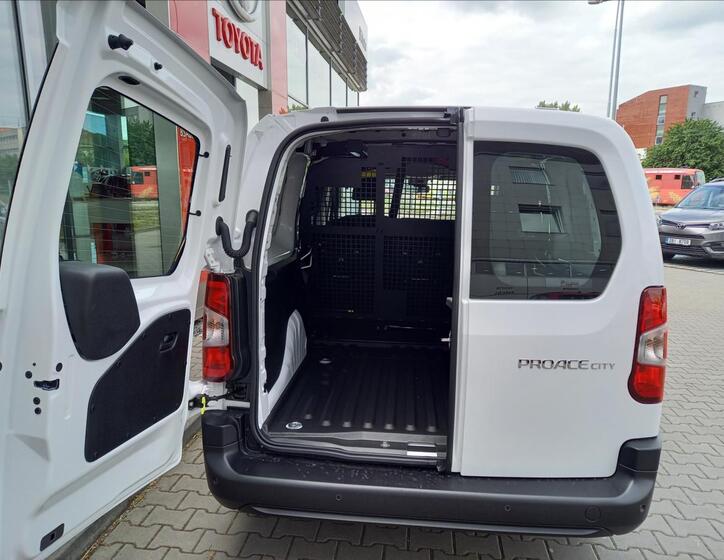 Toyota ProAce 14