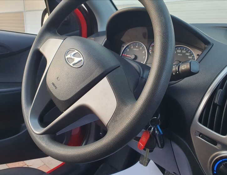 Hyundai i20 16