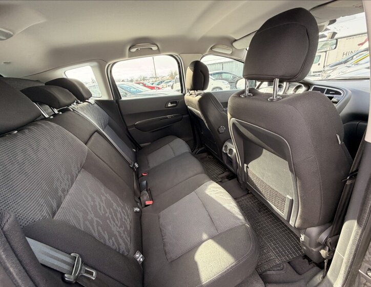 Peugeot 3008 Hatchback 1,6 l 88 kw