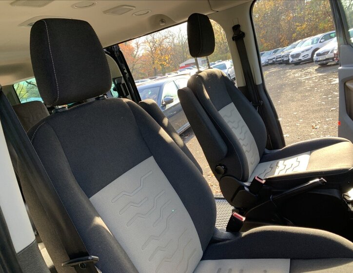 Ford Tourneo Custom VAN-Minibus 2,0 l 125 kw