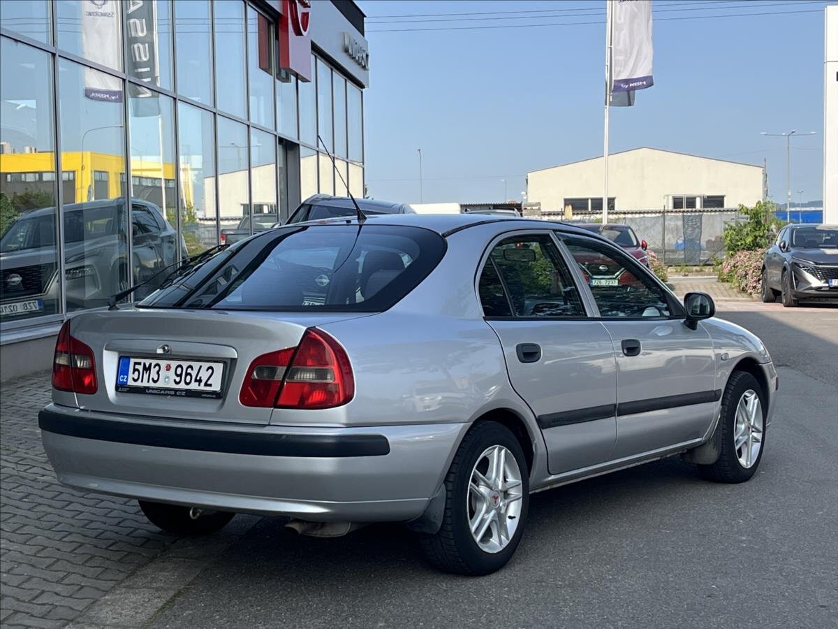 Mitsubishi Carisma Liftback 1,9 l 75 kw