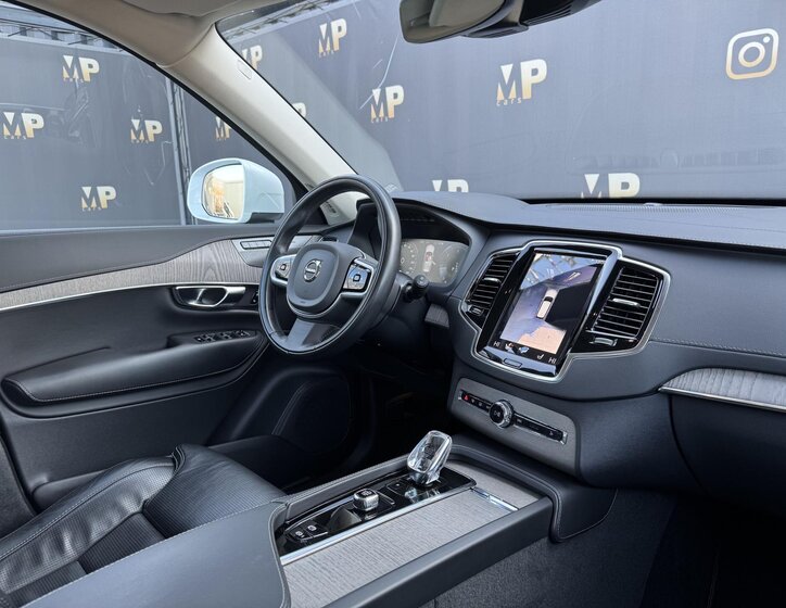 Volvo XC90 SUV / Terénní 2,0 l 173 kw