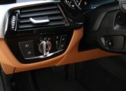 BMW Řada 5 Kombi 3,0 l 195 kw