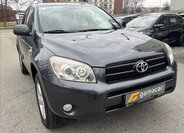 Toyota RAV4 SUV / Terénní 2,2 l 100 kw