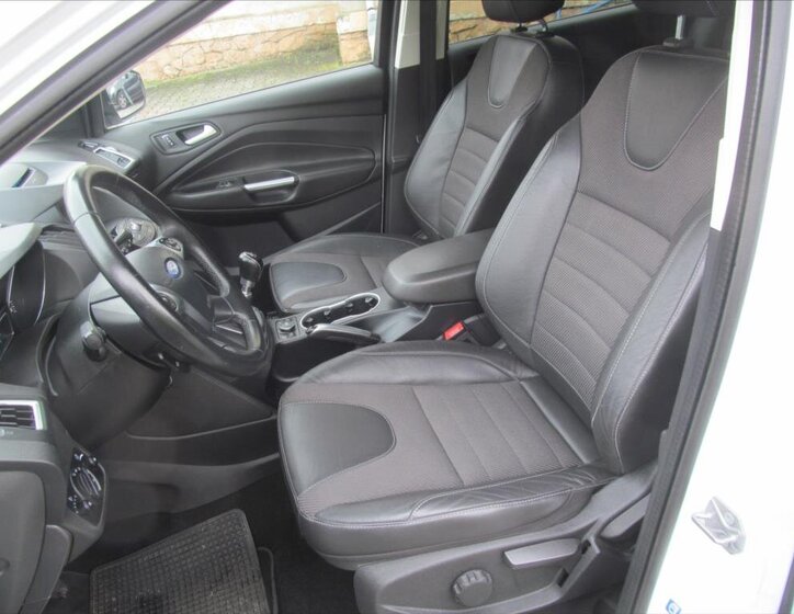 Ford Kuga SUV / Terénní 2,0 l 110 kw